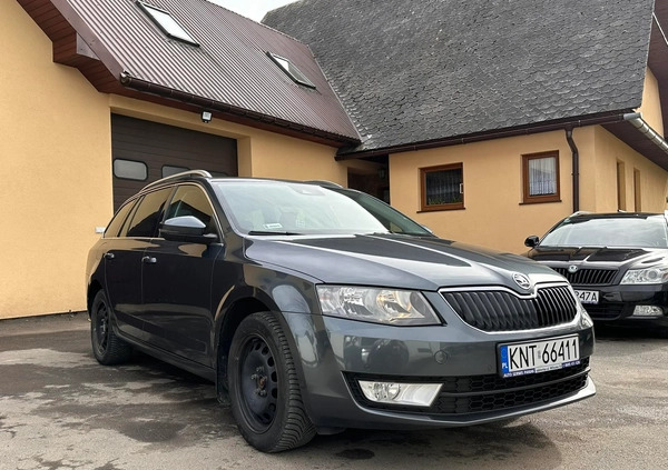 Skoda Octavia cena 45000 przebieg: 203000, rok produkcji 2016 z Zwoleń małe 352